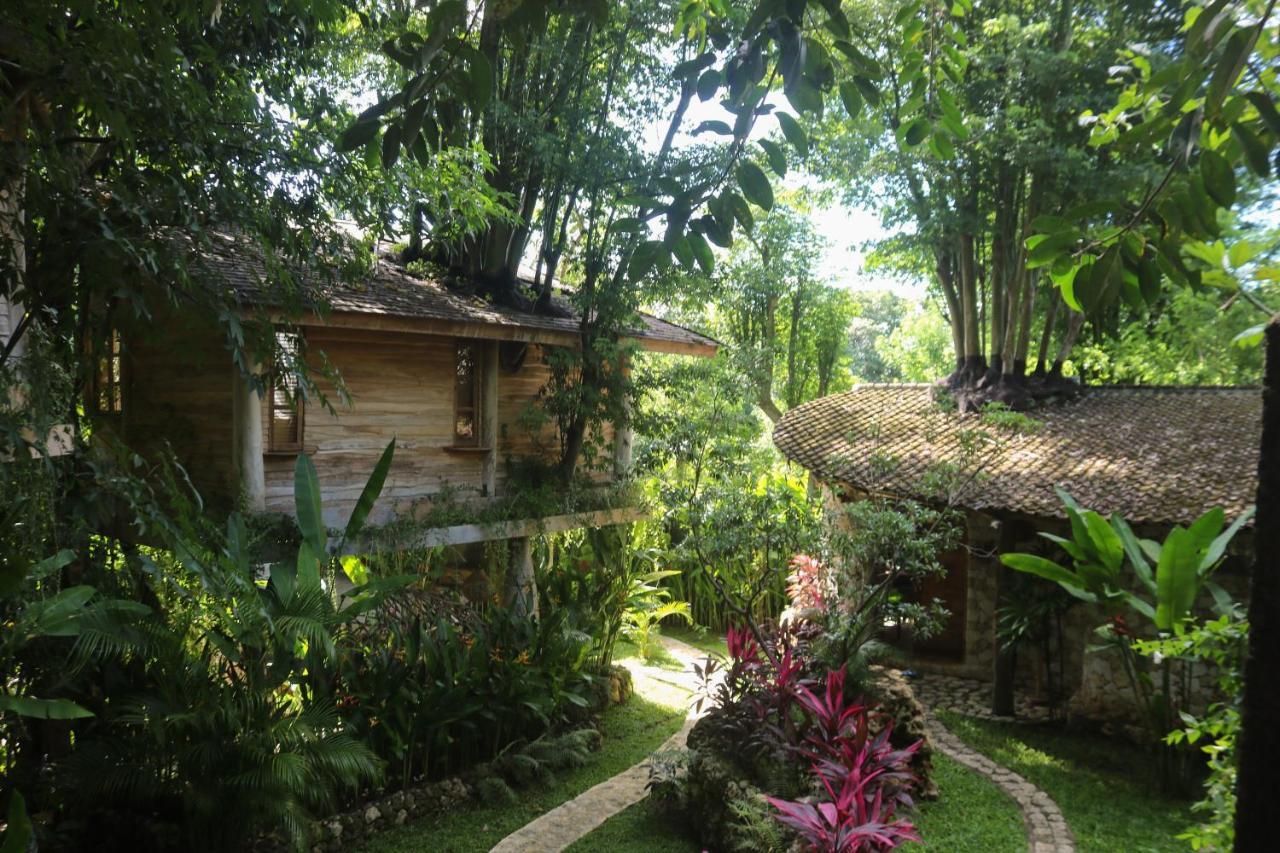 Villa Roots Tree House à Uluwatu Extérieur photo