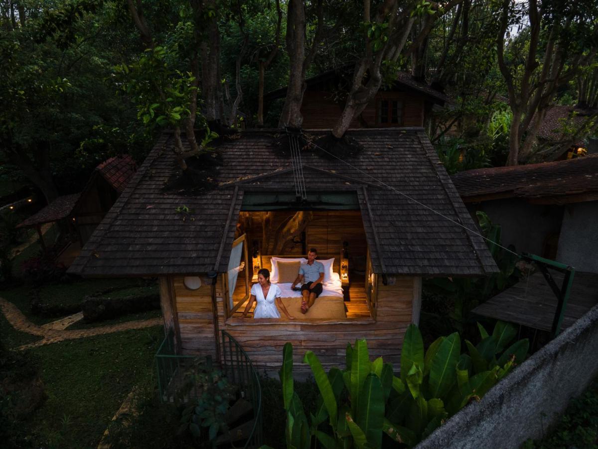Villa Roots Tree House à Uluwatu Extérieur photo