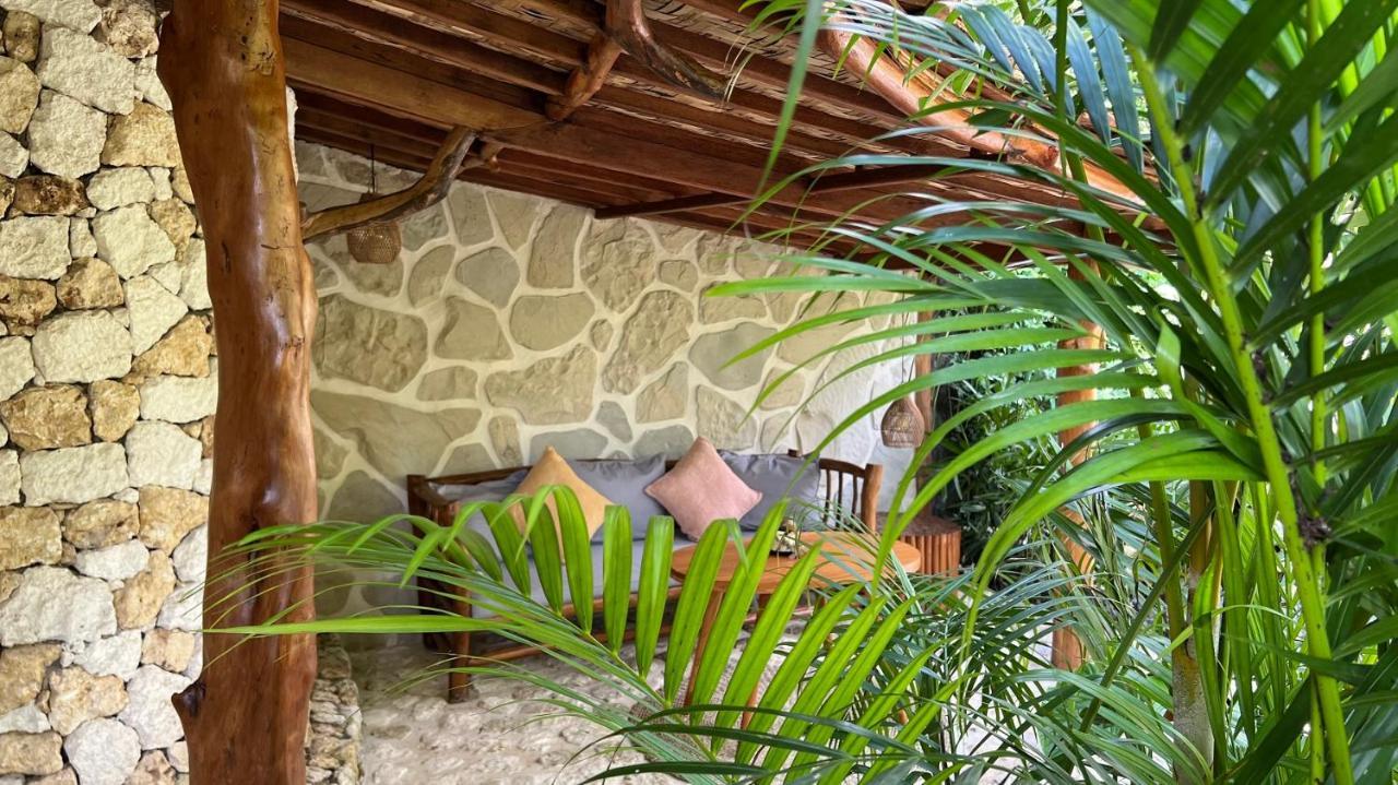 Villa Roots Tree House à Uluwatu Extérieur photo